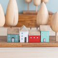 Lot de 4 petites maisons en bois